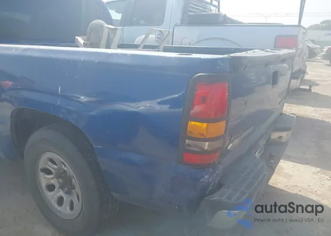 2003 Chevrolet Silverado 1500 Ls z USA, uszkodzony, nr VIN 2GCEC19V931302803